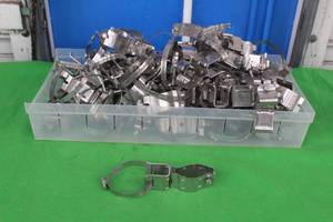 lot 311 image: GENEROUS AMOUNT OF CLAMPS AND BRACKETS