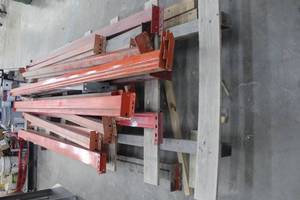 lot 316 image: 19 PALLET RACKING CROSS BEAMS SIZES  7FT TO 9FT LONG