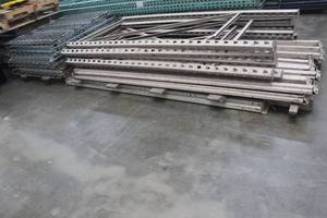 lot 320 image: COMPLETE PALLET RACK 2 UPRIGHTS 92 TALL- 6 CROSS BEAMS 8FT LONG- 6 WIRE DECKING