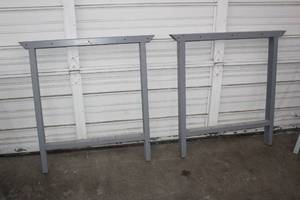 lot 359 image: 2 METAL TABLE LEGS