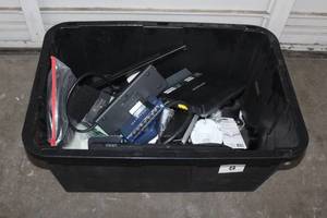 lot 376 image: MISC LOT 27GAL GREENMODE TOTE WITH LID INCLUDED