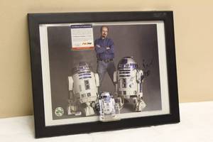 lot 14 image: PSA CERTIFIED DON BIES SIGNED PHOTO WITH R2D2 MINI REPLICA WITH COA
