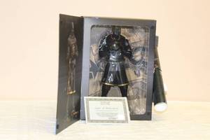 lot 15 image: SHAQUILLE ONEAL BLACK EDITION 250 COLLECTIBLE VINYL FIGURINE SIGNED BY SHAQ WITH COA