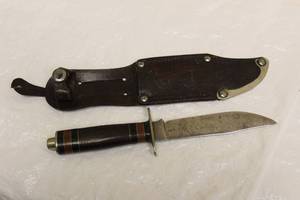 lot 31 image: VINTAGE JAEGER BROS HUNTING KNIFE WITH LEATHER KNIFE CASE