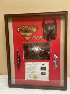lot 8 image: BATMAN VS SUPERMAN PHOTO AND PROPS DISPLAY SIGNED BY ALL 13 ACTORS WITH COA AND GOLD SEAL