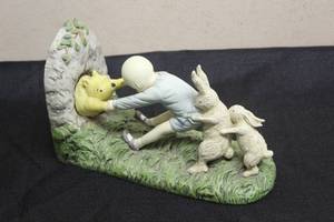 lot 208 image: DISNEY CLASSIC WINNIE THE POOH BEAR CHARPENTE BOOKEND&nbsp