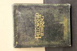 lot 236 image: THE LORD OF THE RINGS THE FELLOWSHIP OF THE RING&nbsp SPECIAL EXTENDED DVD EDITION NEW LINE PLATINUM SERIES&nbsp