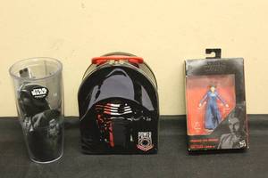 lot 184 image: STAR WARS LOT -THE FORCE AWAKENS KYLO REN MASK LUNCH BOX,PRINCESS LEIA ACTION FIGURE,TERVIS TUMBLER&nbsp