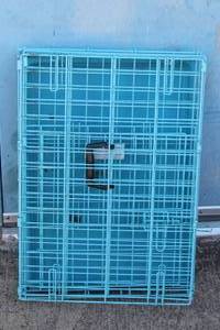 lot 38 image: BLUE MIDWEST ICRATE PET CRATE 1524BL, 24LX18WX19H