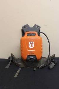lot 63 image: HUSQVARNA BLI940X BACKPACK BATTERY , WORKS POWER ON , NEED CHARGER  SEE PIC&nbsp