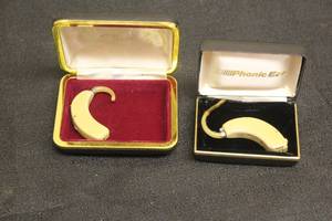 lot 65 image: TOTAL OF 2 HEARING AIDS WITH CASE&nbsp