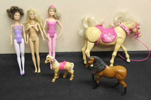 lot 85 image: TOTAL OF 6PC MATTEL BARBIES &amp PONIES  SEE PICS&nbsp&nbsp