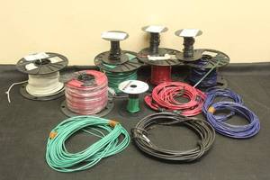 lot 87 image: LOT OF RED,GREEN,BLUE,BLACK WIRE  SEE PICS