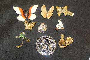 lot 98 image: TOTAL OF 9 ANIMAL BROOCHES  SEE PICS&nbsp