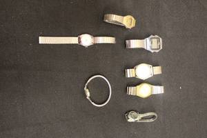 lot 102 image: TOTAL OF 6 STRETCH BANDS&nbsp