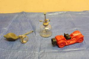 lot 106 image: LOT OF 3 VINTAGE PERFUME BOTTLES