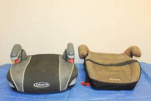 lot 117 image: 2 TODDLER BOOSTER SEATS