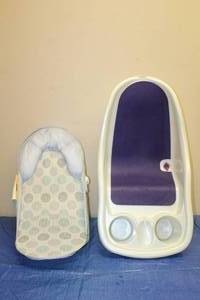 lot 47 image: 2 INFANT BATHERS SEE PICS