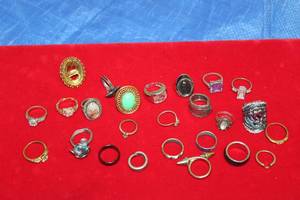 lot 127 image: LOT OF 26 ASSORTED LADIES RINGS&nbsp