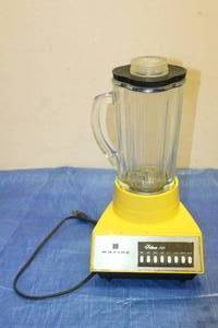 lot 132 image: VINTAGE WARING FUTURA 750 BLENDER&nbsp