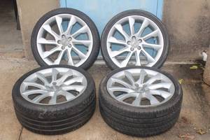 lot 72 image: 4 AUDI RIMS 25535R19 ALL IN VERY GOOD CONDITION SEE PICS FOR MORE DETAILS