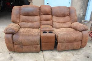 lot 83 image: 3PC SECTIONAL RECLINER THEATER SET&nbsp