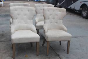 lot 81 image: 4 COASTER FINE FURNITURE HOBNAIL DINING CHAIRS ALL IN VERY GOOD CONDITION