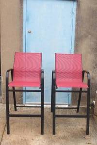lot 84 image: 2 BAR HEIGHT STOOLSCHAIR 46H