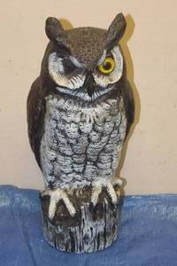 lot 152 image: DALEN SCARECROW OWL DECOY