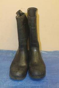 lot 164 image: STEEL TOE RESISTANT RUBBER BOOTS SIZE 12