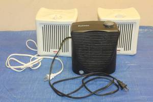 lot 179 image: TOTAL OF 3 DESKTOP OFFICE ROOM AIR PURIFIERS , TRU AIR  HOLMES&nbsp
