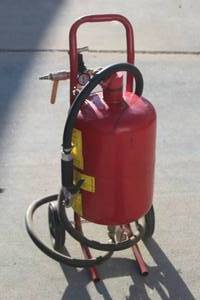 lot 200 image: PORTABLE AIR SAND BLASTER&nbsp