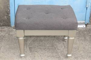 lot 205 image: UPHOLSTERED VANITY STOOL&nbsp