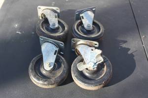 lot 194 image: TOTAL OF 4 COLSON CASTERS 5