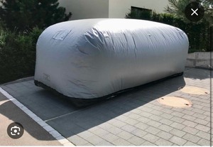 lot 189 image: OUTDOOR INFLATABLE CAR COVER&nbsp