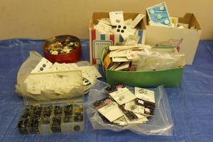 lot 238 image: GENEROUS AMOUNT OF ASSORTED BUTTONS  SEE PICS&nbsp