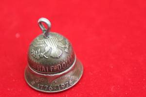 lot 247 image: HALF -DOLLAR 1776-1976 SILVER BELL&nbsp