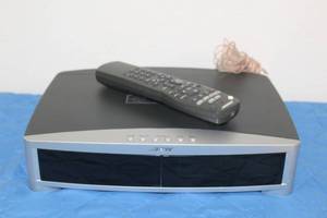 lot 2 image: BOSE MEDIA CENTER WITH REMOTE,AV3-2-1II