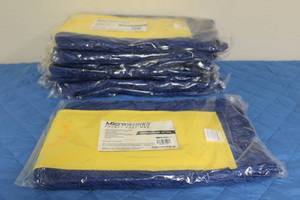 lot 10 image: TOTAL OF 8 MICROWORKS 24 POCKET DUST MOPS , 2506-MFDM-24Y