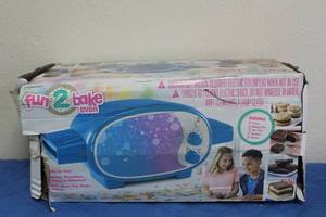 lot 23 image: FUN 2 BAKE OVEN&nbsp IN ORIGINAL BOX, 564494145