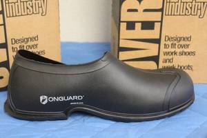 lot 32 image: TOTAL OF 2 ON GUARD INDUSTRIES 4 PVC OVER BOOTS SIZE XL 12-13&nbsp