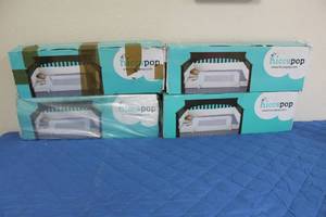 lot 50 image: TOTAL OF 4 HICCAPOP&nbsp CONVERTIBLE CRIB SAFETY RAILS&nbsp