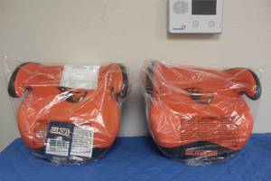 lot 52 image: TOTAL OF 2 LIL FAN ORGEON STATE BEAVERS BOOSTER CAR SEATS&nbsp
