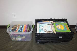 lot 109 image: GENEROUS AMOUNT OF CHILDREN BOOKS SEE PICS  TOTES INCLUDED&nbsp
