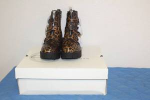 lot 151 image: PAIR OF SIZE 7 COMFORT LEOPARD PATTERN BOOTS&nbsp