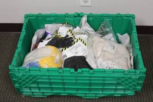lot 198 image: LOT OF ASSORTED STYLE AND SIZE GLOVES&nbsp