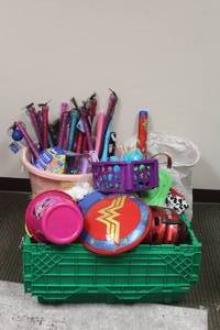 lot 204 image: LOT OF ASSORTED CHILDREN TOYS