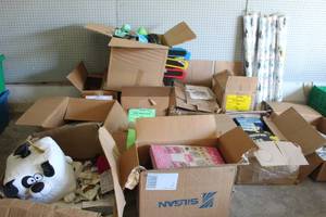 lot 206 image: GENEROUS AMOUNT OF GRADUATION DECOR GREAT FOR&nbsp PARTIES AND OR RESELL BOXES AND TOTES INCLUDED